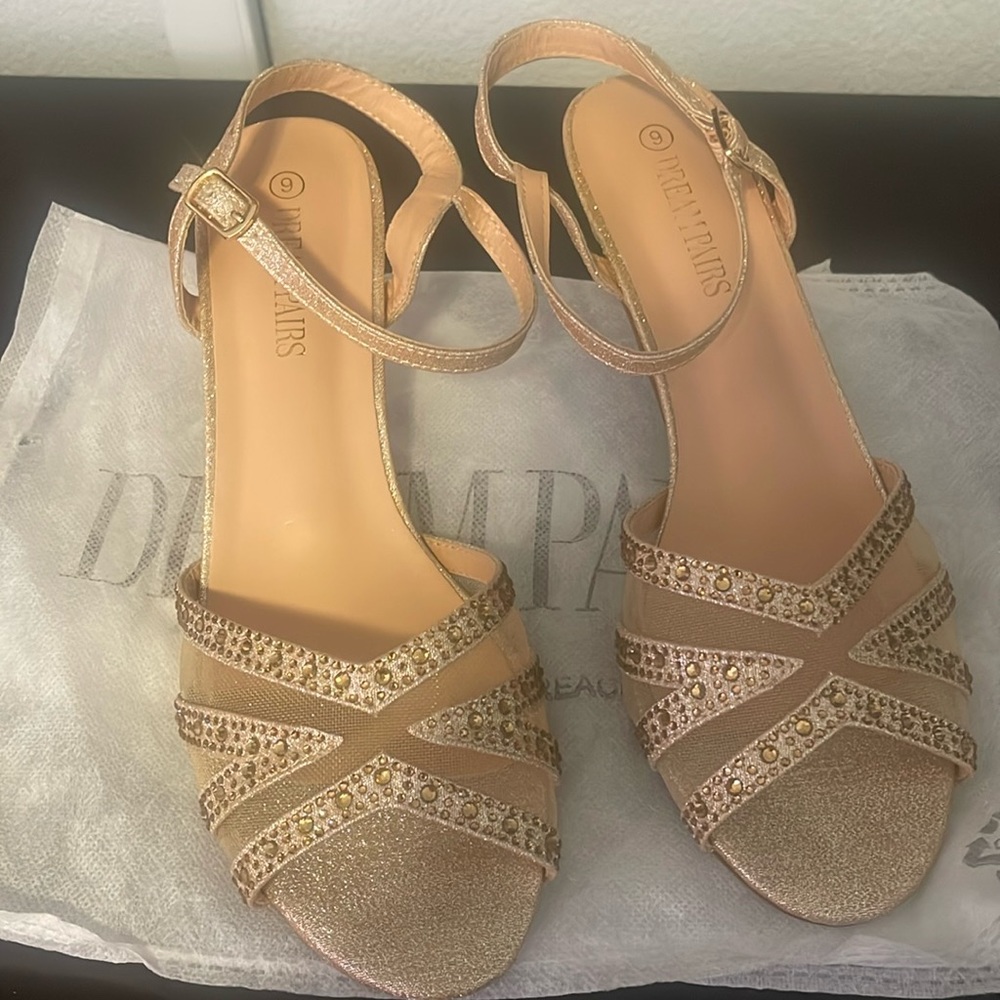 Women’s low heeled sandals